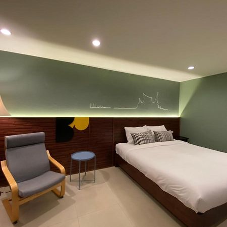 The Royalbee Aparthotel Bangkok Ngoại thất bức ảnh